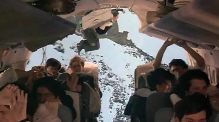Что случится, если открыть дверь в салоне самолёта в воздухе?