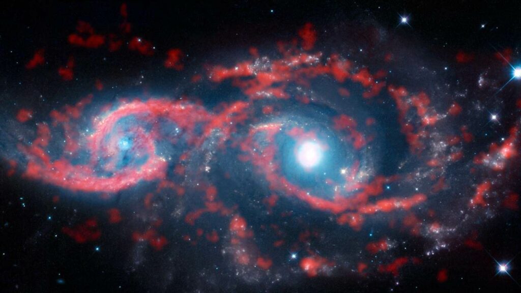 Встреча двух спиральных галактик